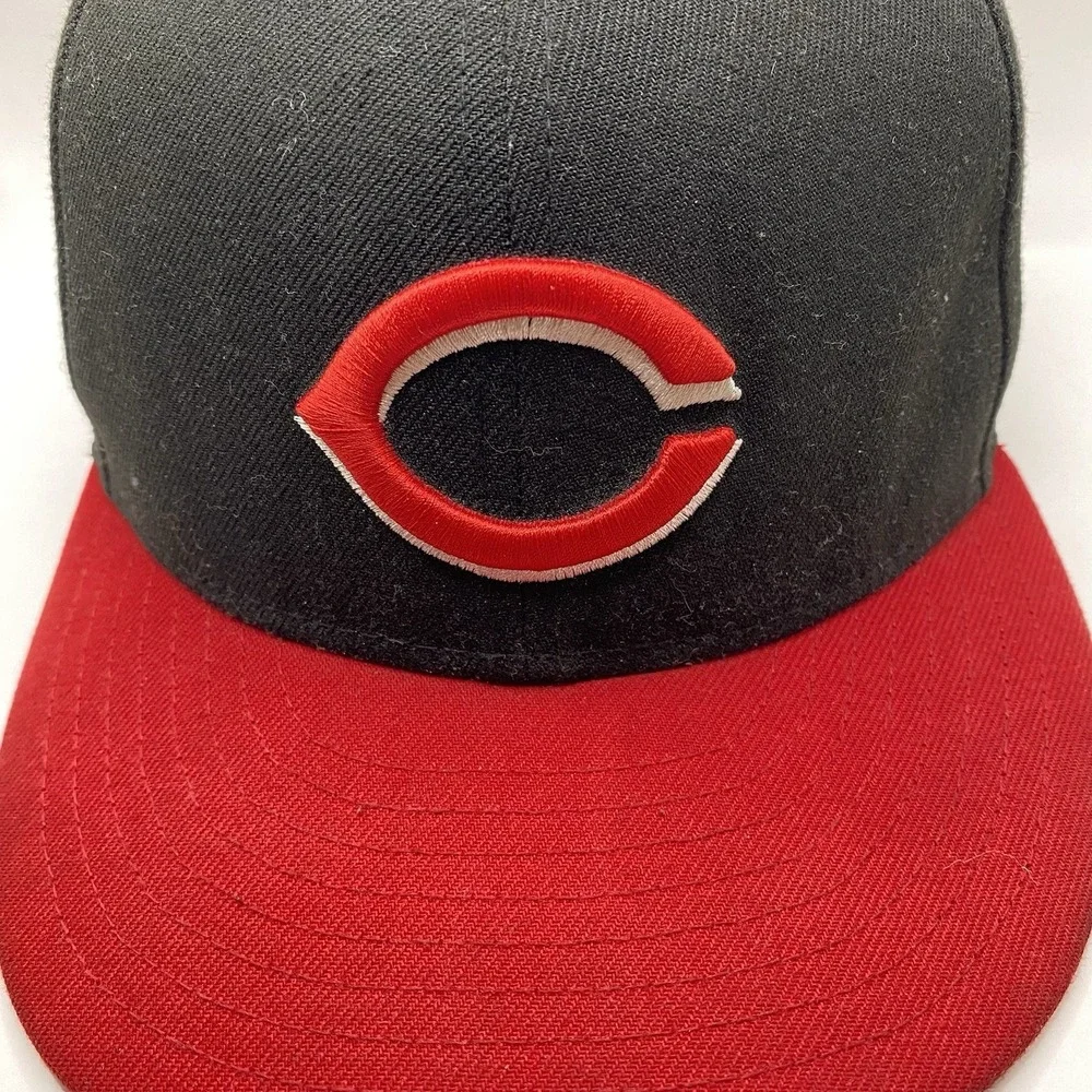 Cincinnati Reds Hat New Era 59Fifty Fitted Size 7 1/8 Black Red On Field Cleaned
